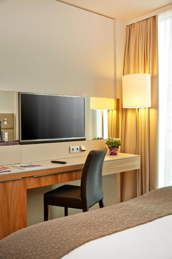 H4 Hotel Muenchen Messe Room photo